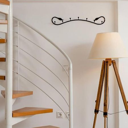 Modern Two Level Apartment In The Heart Of Athen Eksteriør bilde