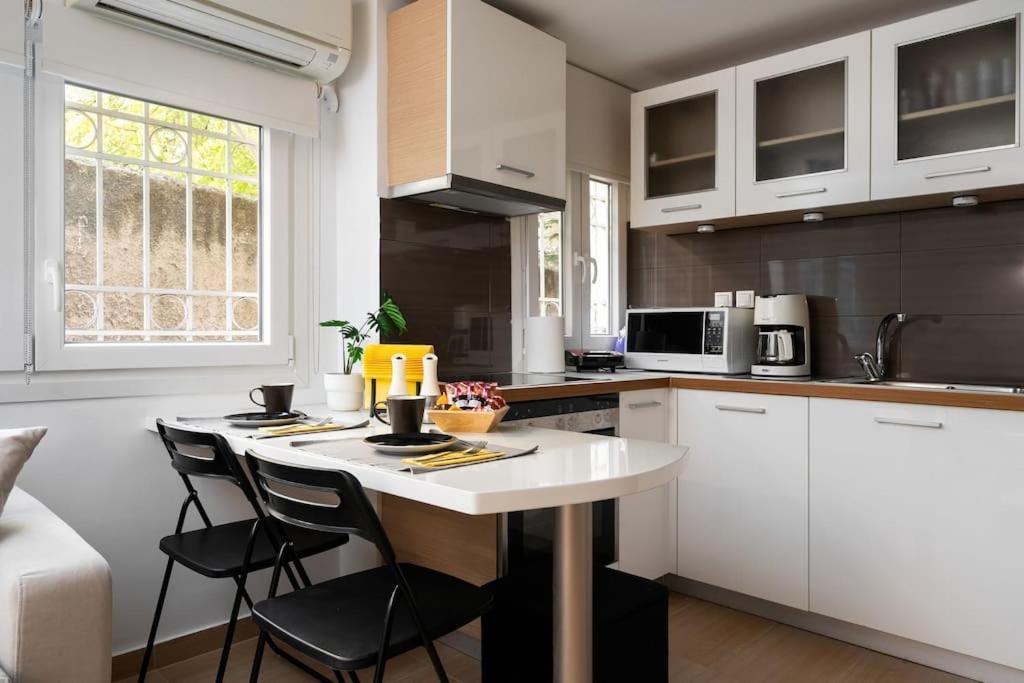 Modern Two Level Apartment In The Heart Of Athen Eksteriør bilde