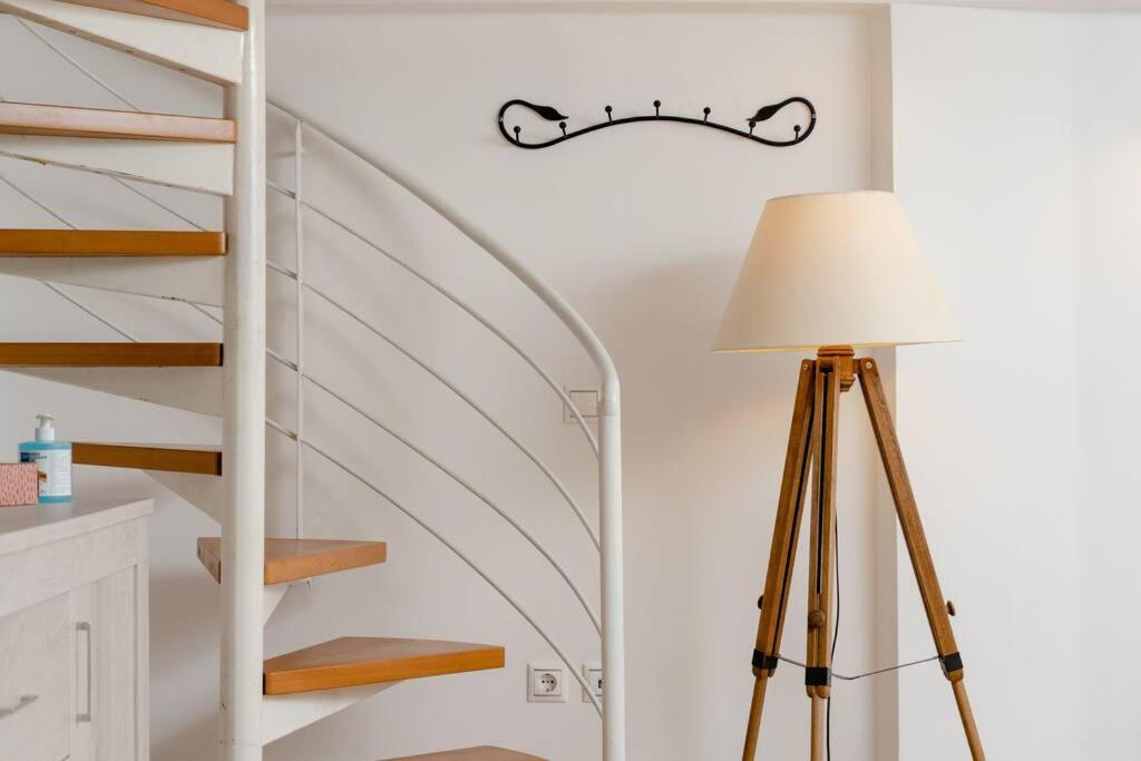 Modern Two Level Apartment In The Heart Of Athen Eksteriør bilde